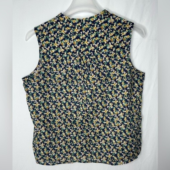 Land’n Sea Women’s Navy Multi Colored Floral Sleeveless Top. Navy Blue Yellow - Picture 5 of 15